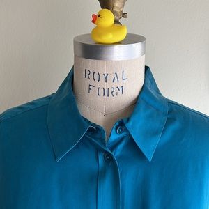 NWT EQUIPMENT Femme Signature Silk Shirt SZ-S